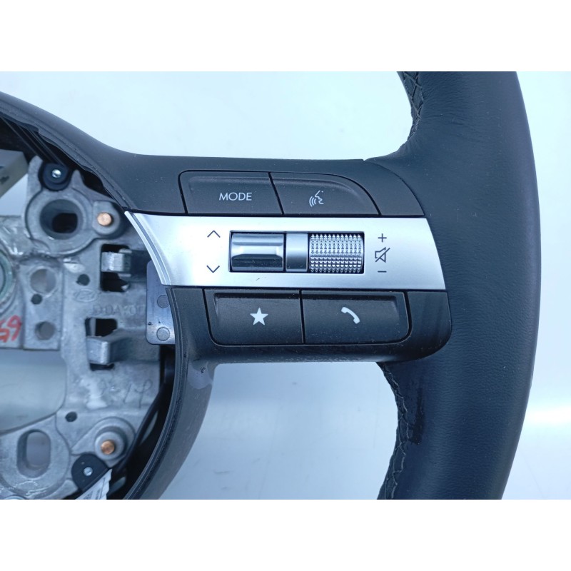 Recambio de volante para hyundai kona 2 1.0 tgdi referencia OEM IAM   