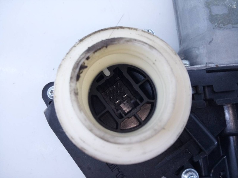 Recambio de elevalunas delantero derecho para toyota avensis (t27) advance referencia OEM IAM 8570102010  E2-B4-45-1