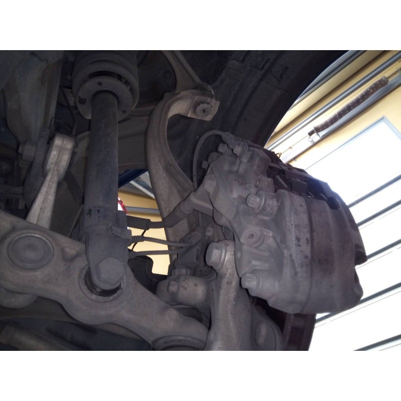 Recambio de mangueta delantera derecha para mercedes-benz clase c (w205) lim. c 220 bluetec / d (205.004) referencia OEM IAM   