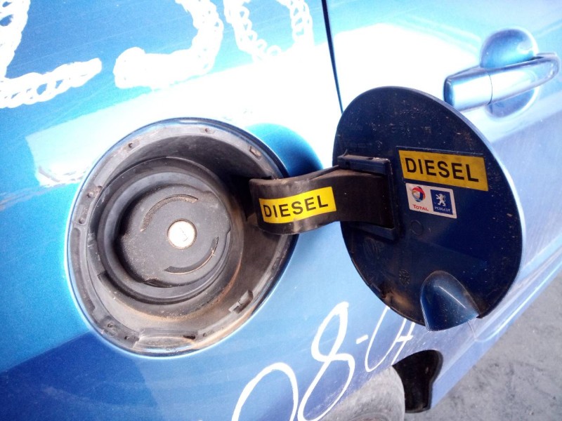 Recambio de tapa exterior combustible para peugeot 308 confort referencia OEM IAM   