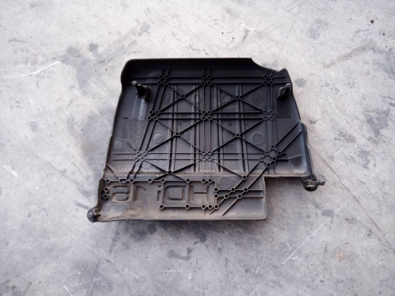 Recambio de tapa motor para peugeot 308 confort referencia OEM IAM   