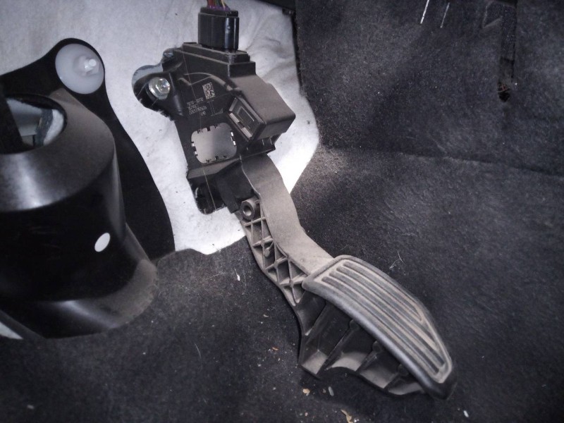 Recambio de pedal acelerador para toyota yaris hybrid active referencia OEM IAM 781100D110 226653192626 