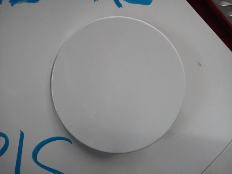 Recambio de tapa exterior combustible para toyota yaris hybrid active referencia OEM IAM   