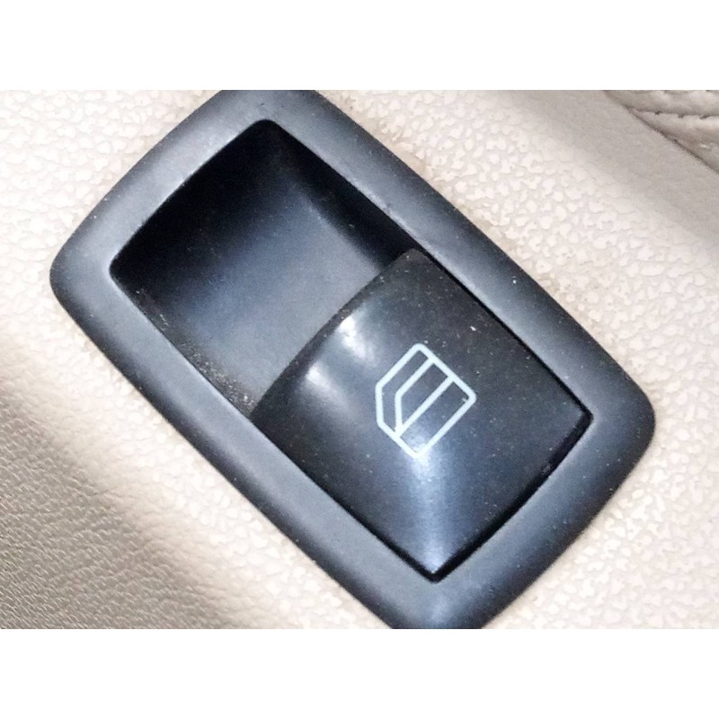 Recambio de mando elevalunas trasero derecho para mercedes-benz clase m (w164) 320 / 350 cdi (164.122) referencia OEM IAM   