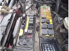 CAJA RELES / FUSIBLES 