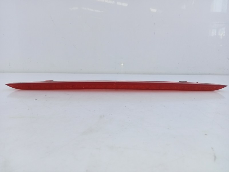 Recambio de luz central de freno para volkswagen t-cross style referencia OEM IAM 8V0945097D  E1-B6-47-1