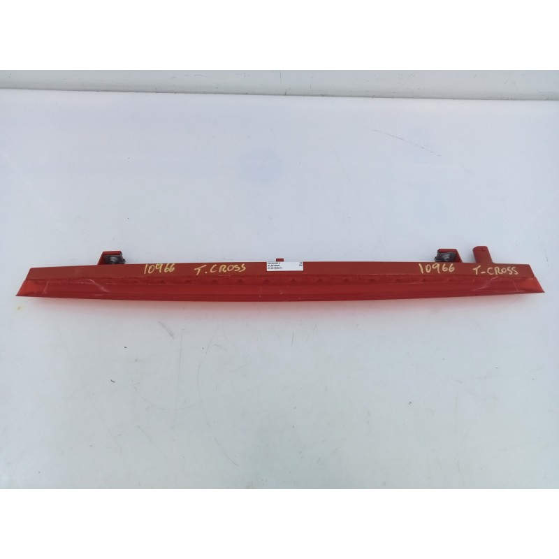 Recambio de luz central de freno para volkswagen t-cross style referencia OEM IAM 8V0945097D  E1-B6-47-1