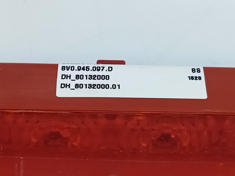 Recambio de luz central de freno para volkswagen t-cross style referencia OEM IAM 8V0945097D  E1-B6-47-1
