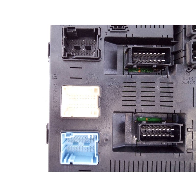 Recambio de caja reles / fusibles para citroën c4 berlina collection referencia OEM IAM 281148373A 281133468A E3-B2-29-3