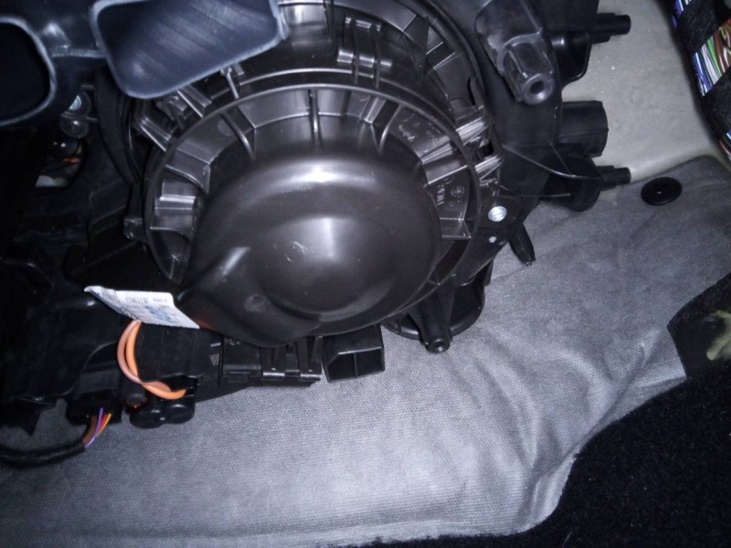 Recambio de ventilador calefaccion para volkswagen t-cross style referencia OEM IAM 201820021A  