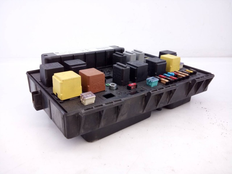 Recambio de caja reles / fusibles para opel astra h berlina cosmo referencia OEM IAM 5DK00866838  E3-A5-23-2