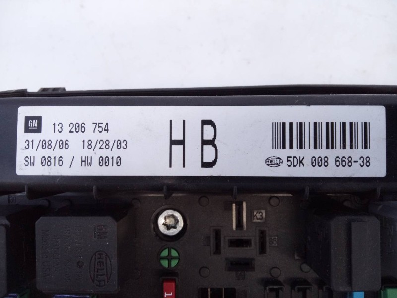 Recambio de caja reles / fusibles para opel astra h berlina cosmo referencia OEM IAM 5DK00866838  E3-A5-23-2