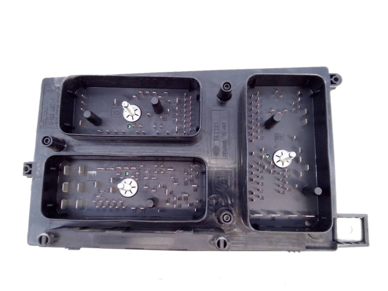 Recambio de caja reles / fusibles para opel astra h berlina cosmo referencia OEM IAM 5DK00866838  E3-A5-23-2