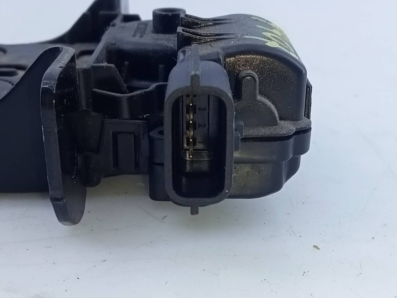 Recambio de cerradura maletero / porton para renault scenic iii dynamique referencia OEM IAM 84630003R  E1-A1-40-2