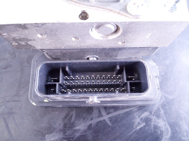 Recambio de abs para dacia duster laureate 4x2 referencia OEM IAM 476607477R 2265106516 P3-B8-28-3