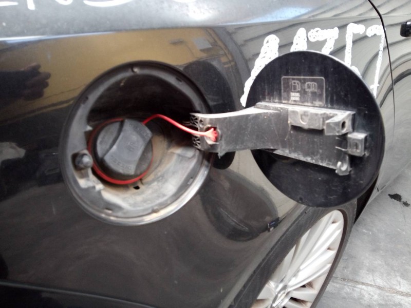 Recambio de tapa exterior combustible para opel insignia berlina selective referencia OEM IAM   