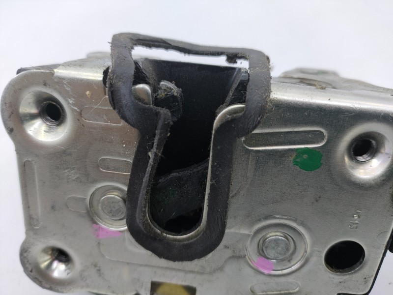 Recambio de cerradura puerta trasera derecha para dacia duster laureate 4x2 referencia OEM IAM   E1-A1-40-1