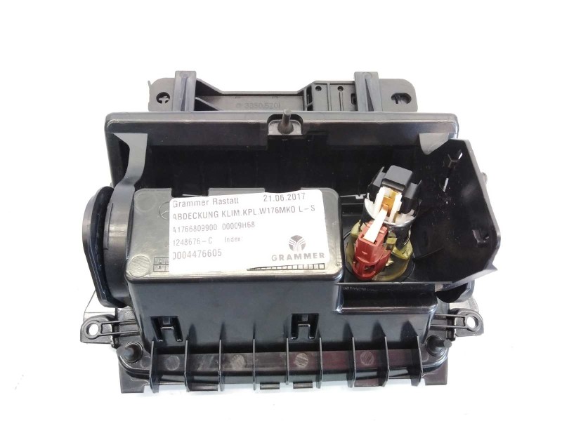 Recambio de cenicero para mercedes-benz clase a (w176) a 180 blueefficiency (176.042) referencia OEM IAM 1766809900  E3-A1-3-6