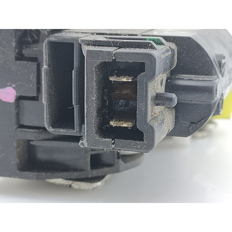 Recambio de cerradura puerta trasera derecha para dacia duster laureate 4x2 referencia OEM IAM   E1-A1-40-1