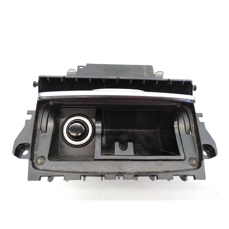 Recambio de cenicero para mercedes-benz clase a (w176) a 180 blueefficiency (176.042) referencia OEM IAM 1766809900  E3-A1-3-6