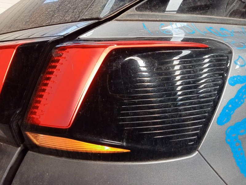 Recambio de piloto trasero derecho para peugeot 3008 suv referencia OEM IAM   