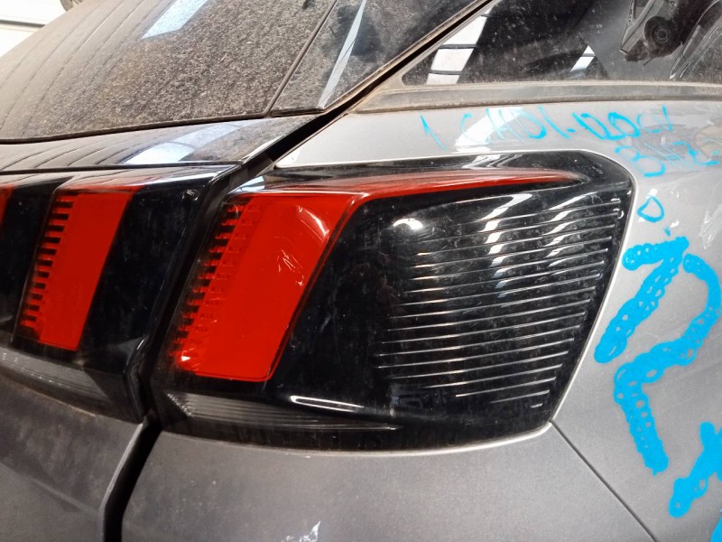 Recambio de piloto trasero derecho para peugeot 3008 suv referencia OEM IAM   