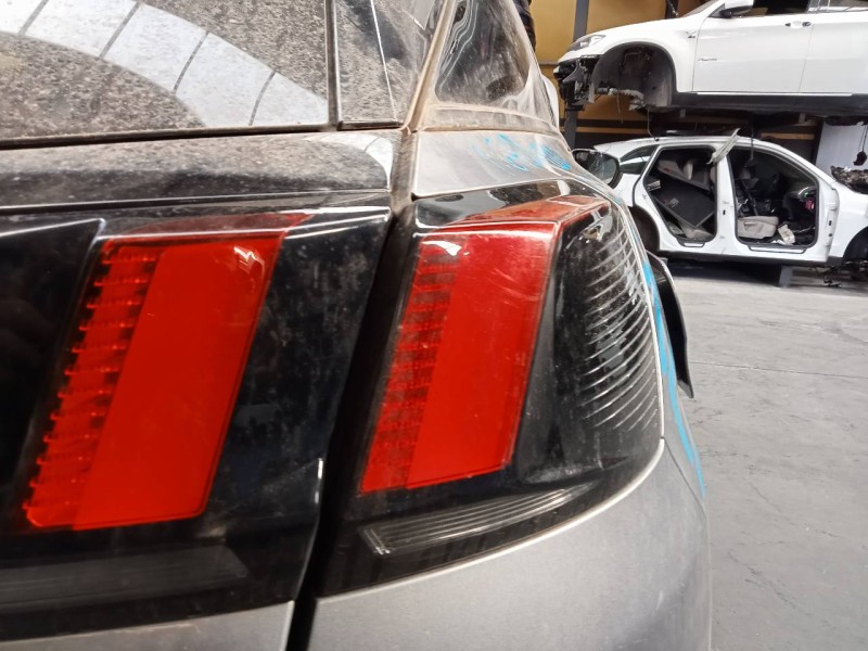 Recambio de piloto trasero derecho para peugeot 3008 suv referencia OEM IAM   