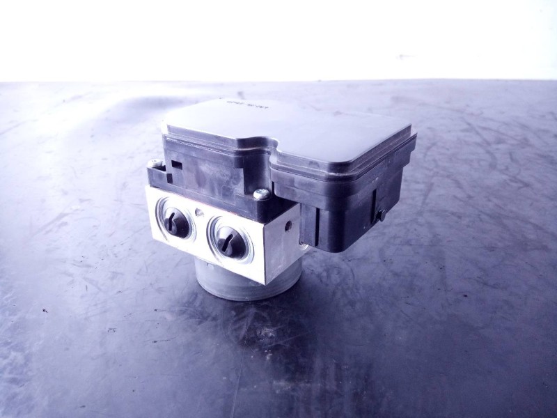 Recambio de abs para toyota c-hr hybrid dynamic referencia OEM IAM 4451010110 11304041570 P3-B9-20-2