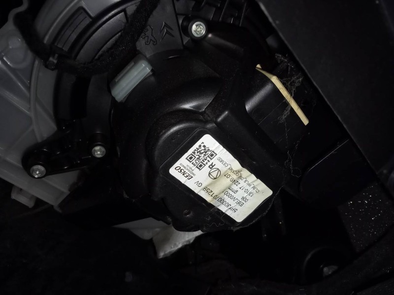 Recambio de ventilador calefaccion para peugeot 3008 suv referencia OEM IAM  701299 