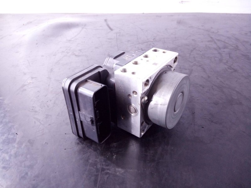 Recambio de abs para toyota c-hr hybrid dynamic referencia OEM IAM 4451010110 11304041570 P3-B9-20-2