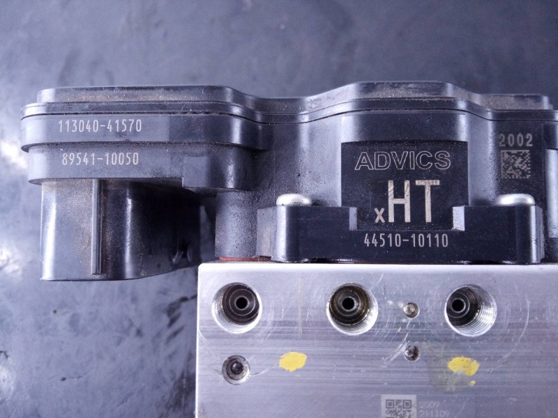 Recambio de abs para toyota c-hr hybrid dynamic referencia OEM IAM 4451010110 11304041570 P3-B9-20-2