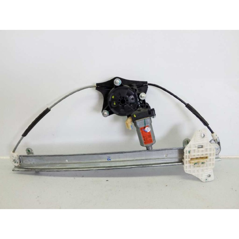 Recambio de elevalunas delantero izquierdo para hyundai i10 essence referencia OEM IAM 5F16105 82401B4110 E2-B5-40-1
