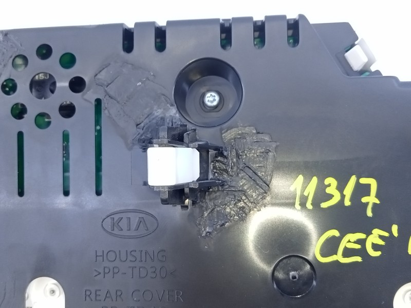 Recambio de cuadro instrumentos para kia cee´d drive referencia OEM IAM 94033A2050  E3-A3-25-4
