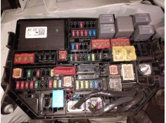 CAJA RELES / FUSIBLES 