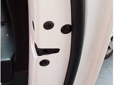 CERRADURA PUERTA TRASERA DERECHA E1-B6-52-1