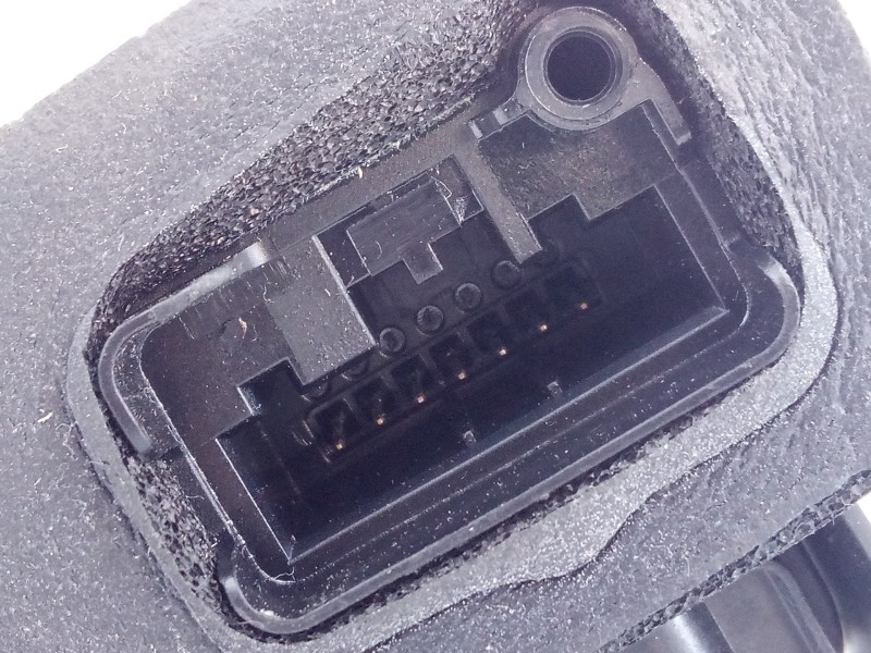 Recambio de cerradura puerta delantera derecha para volkswagen passat lim. (3g2) edition bmt referencia OEM IAM 5E1837016R 52768