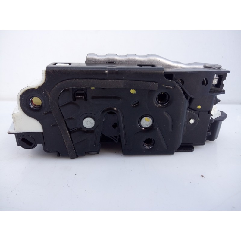 Recambio de cerradura puerta delantera derecha para volkswagen passat lim. (3g2) edition bmt referencia OEM IAM 5E1837016R 52768