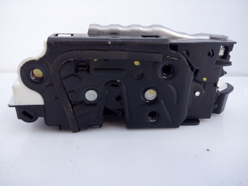 Recambio de cerradura puerta delantera derecha para volkswagen passat lim. (3g2) edition bmt referencia OEM IAM 5E1837016R 52768