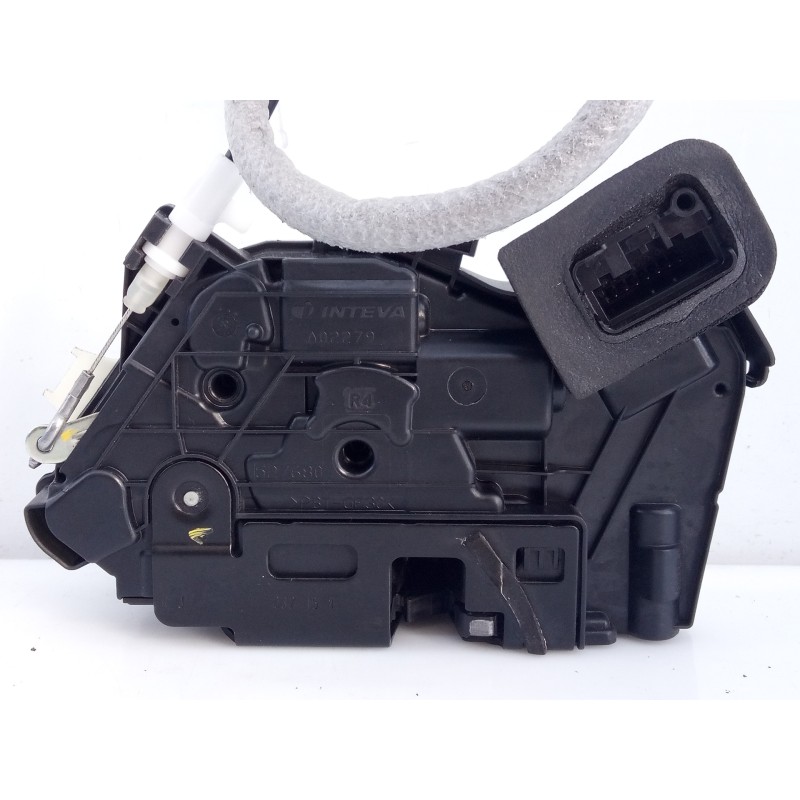 Recambio de cerradura puerta delantera derecha para volkswagen passat lim. (3g2) edition bmt referencia OEM IAM 5E1837016R 52768