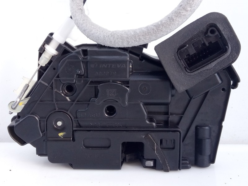 Recambio de cerradura puerta delantera derecha para volkswagen passat lim. (3g2) edition bmt referencia OEM IAM 5E1837016R 52768