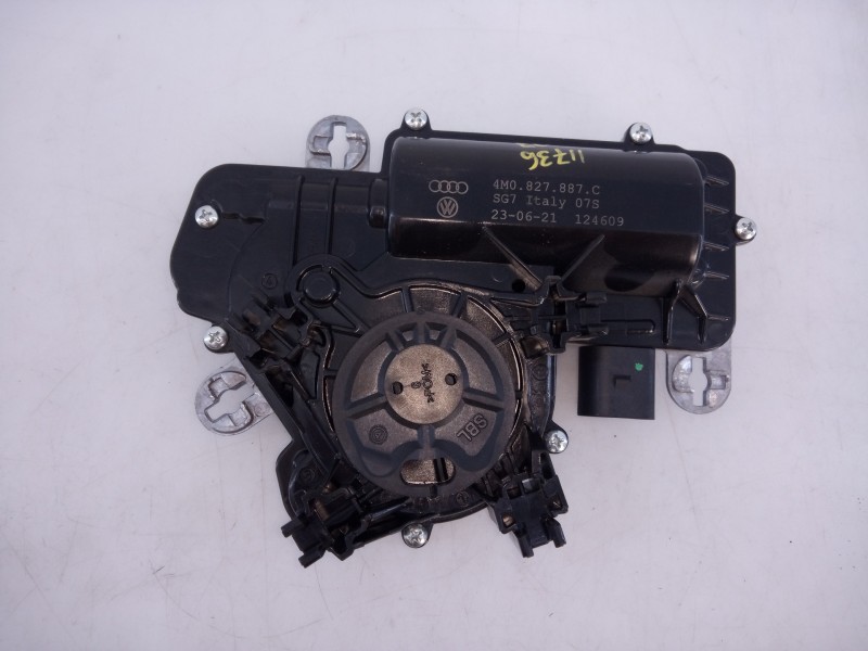 Recambio de motor cierre centralizado porton para audi q7 4mg 45 tdi quattro s line referencia OEM IAM 4M0827887C  E1-B6-52-1