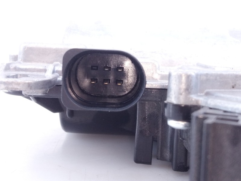 Recambio de motor cierre centralizado porton para audi q7 4mg 45 tdi quattro s line referencia OEM IAM 4M0827887C  E1-B6-52-1
