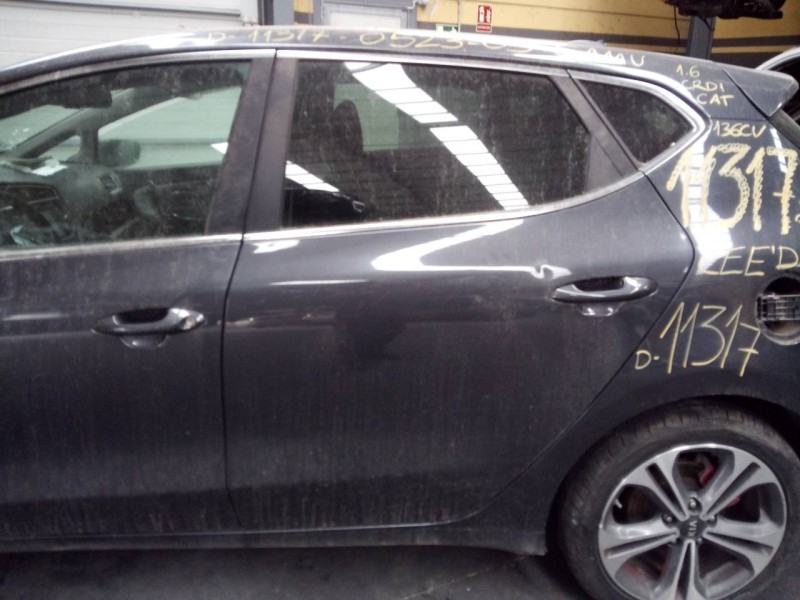 Recambio de puerta trasera izquierda para kia cee´d drive referencia OEM IAM   