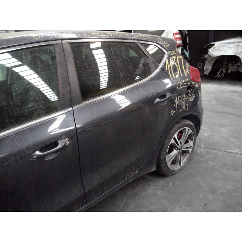 Recambio de puerta trasera izquierda para kia cee´d drive referencia OEM IAM   