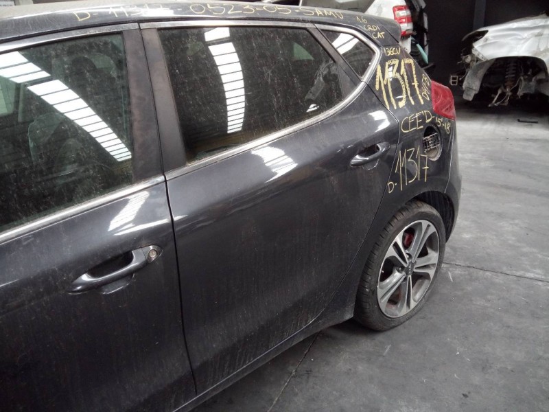 Recambio de puerta trasera izquierda para kia cee´d drive referencia OEM IAM   