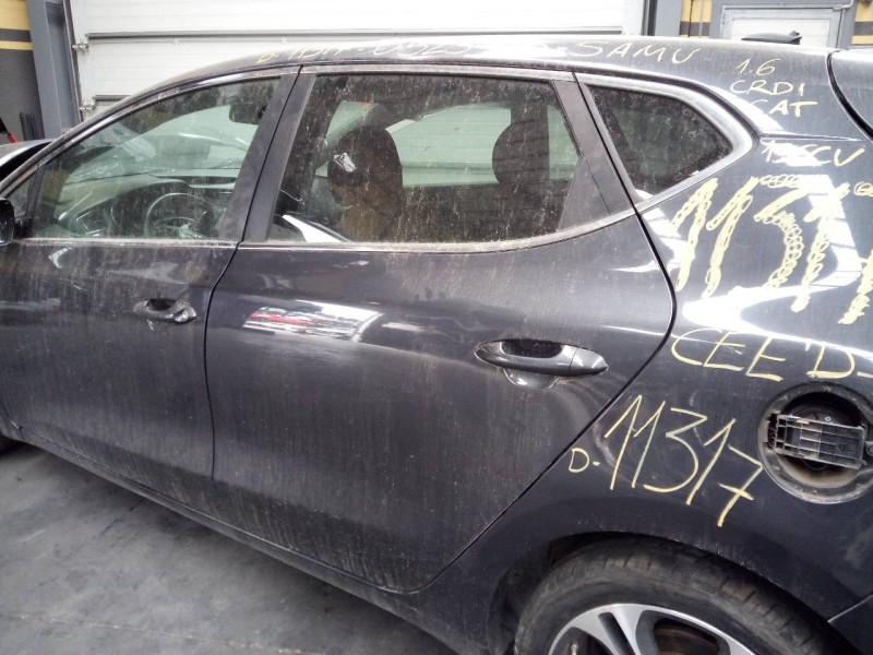 Recambio de puerta trasera izquierda para kia cee´d drive referencia OEM IAM   