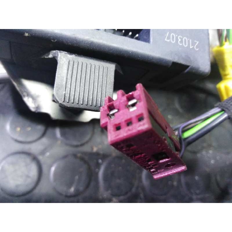 Recambio de elevalunas delantero derecho para mercedes-benz clase c (w204) berlina c 220 cdi (204.008) referencia OEM IAM A20482