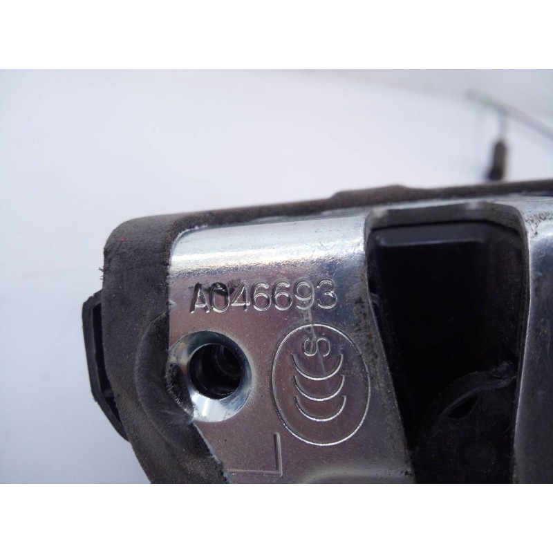 Recambio de cerradura puerta trasera izquierda para toyota land cruiser (j15) gx referencia OEM IAM A046693  E2-B4-50-2