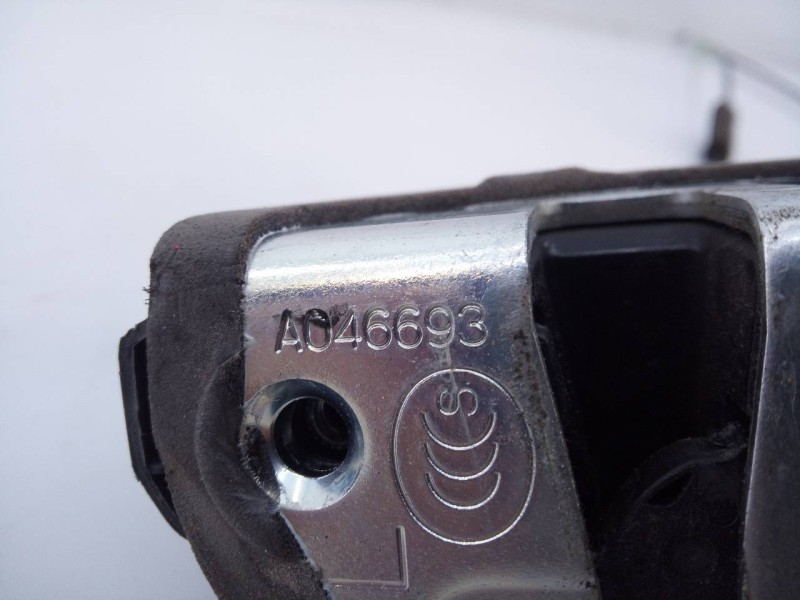 Recambio de cerradura puerta trasera izquierda para toyota land cruiser (j15) gx referencia OEM IAM A046693  E2-B4-50-2