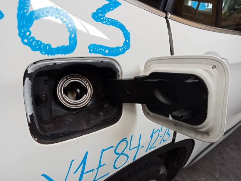 Recambio de tapa exterior combustible para bmw x1 (e84) sdrive 18d referencia OEM IAM   